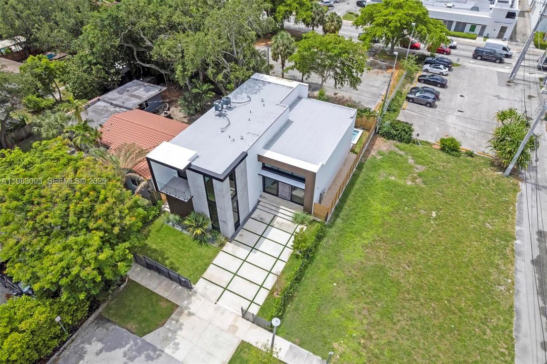 For Rent: $16,000 (6 beds, 4 baths, 0 Square Feet)