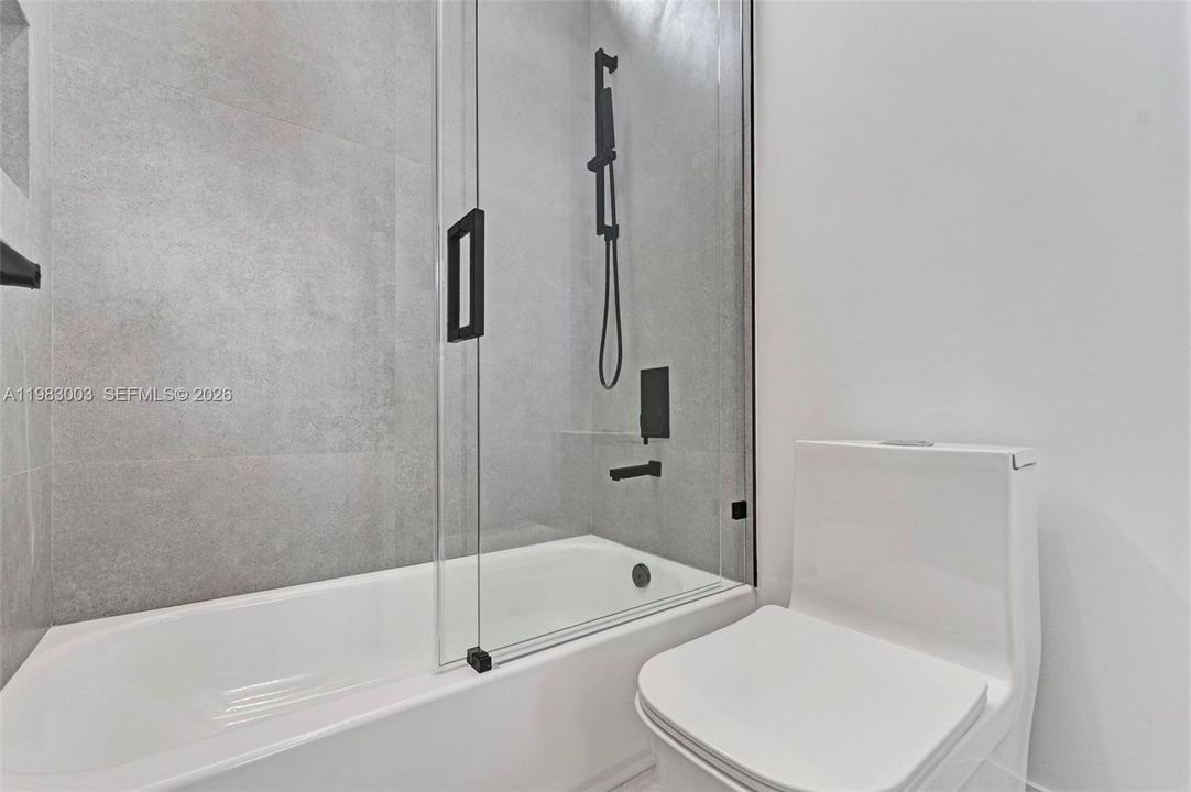 For Rent: $16,000 (6 beds, 4 baths, 0 Square Feet)