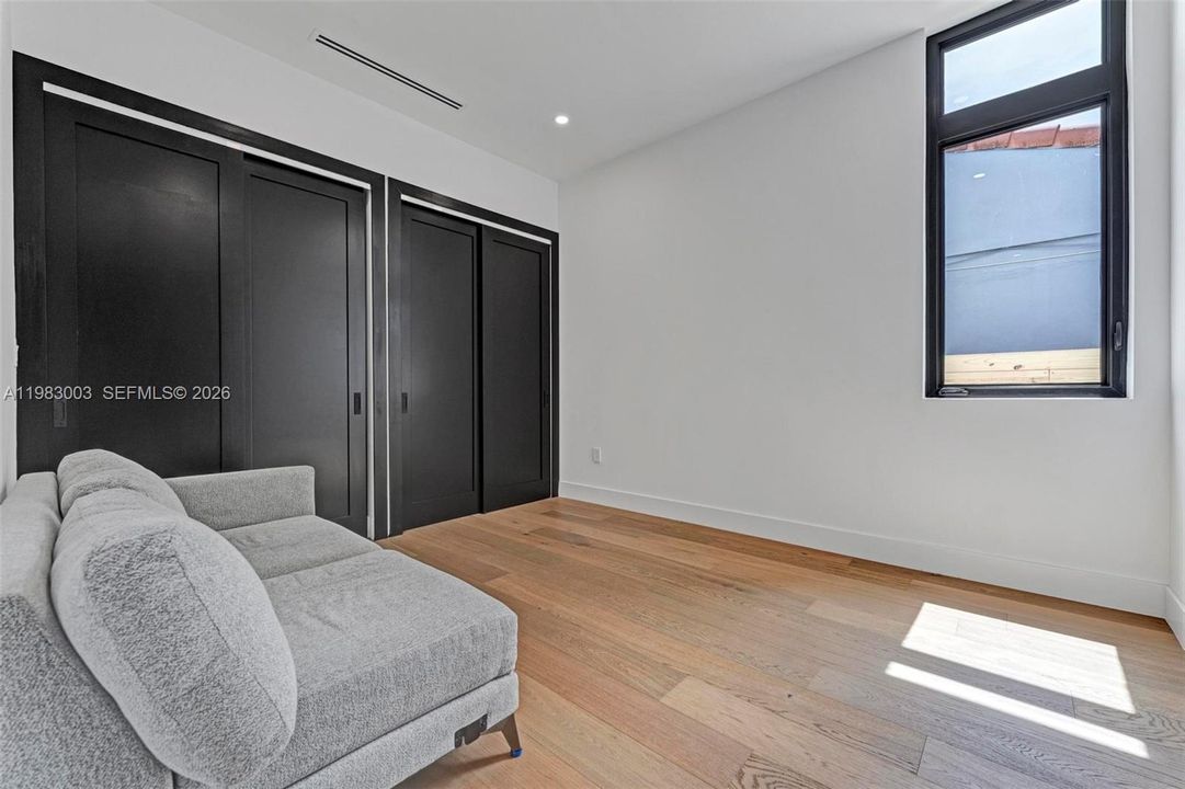 For Rent: $16,000 (6 beds, 4 baths, 0 Square Feet)
