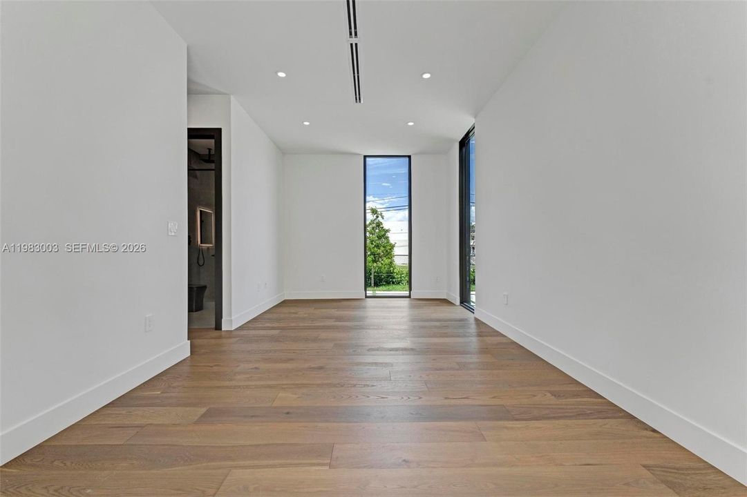 For Rent: $16,000 (6 beds, 4 baths, 0 Square Feet)