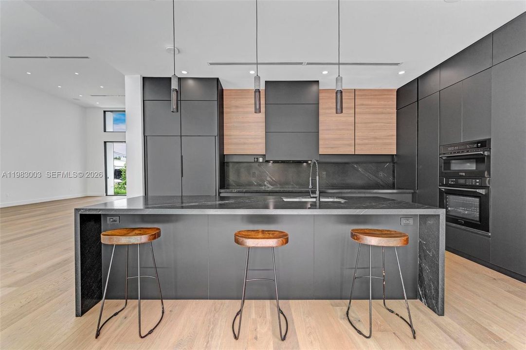 For Rent: $16,000 (6 beds, 4 baths, 0 Square Feet)