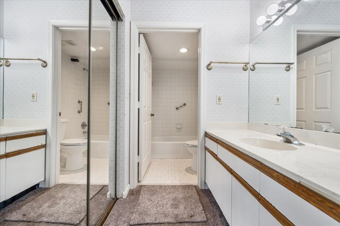 Shoreline primary bathroom