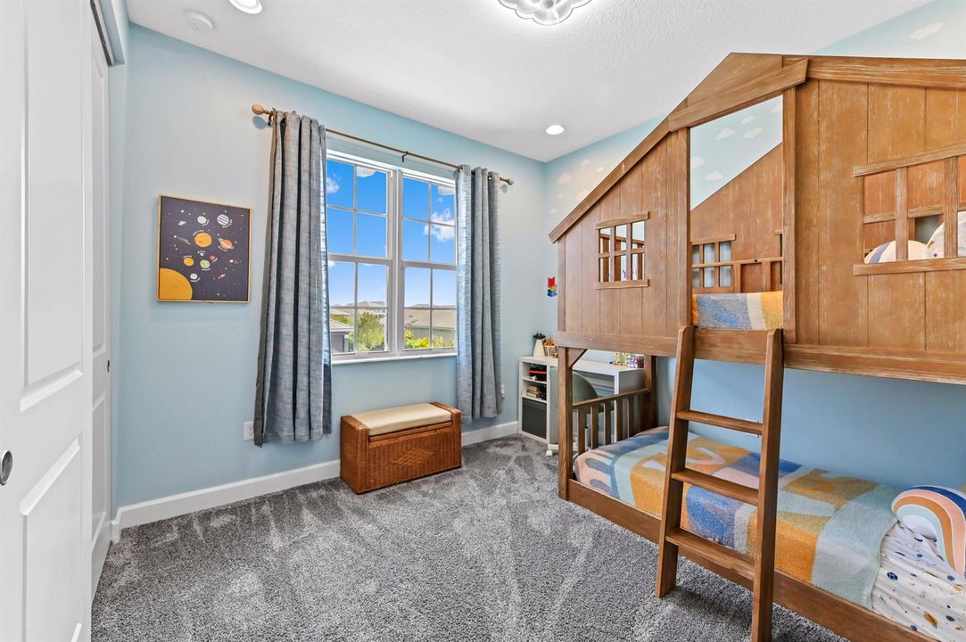 31 Bedroom 02