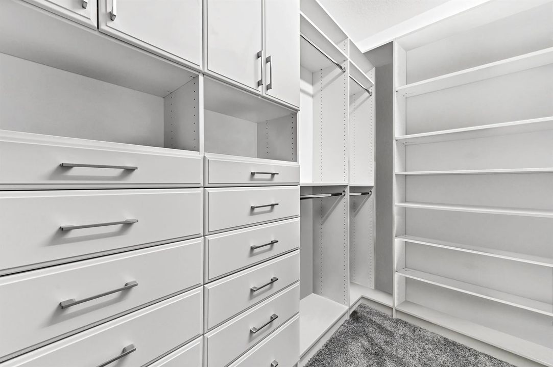 39 Closet 03