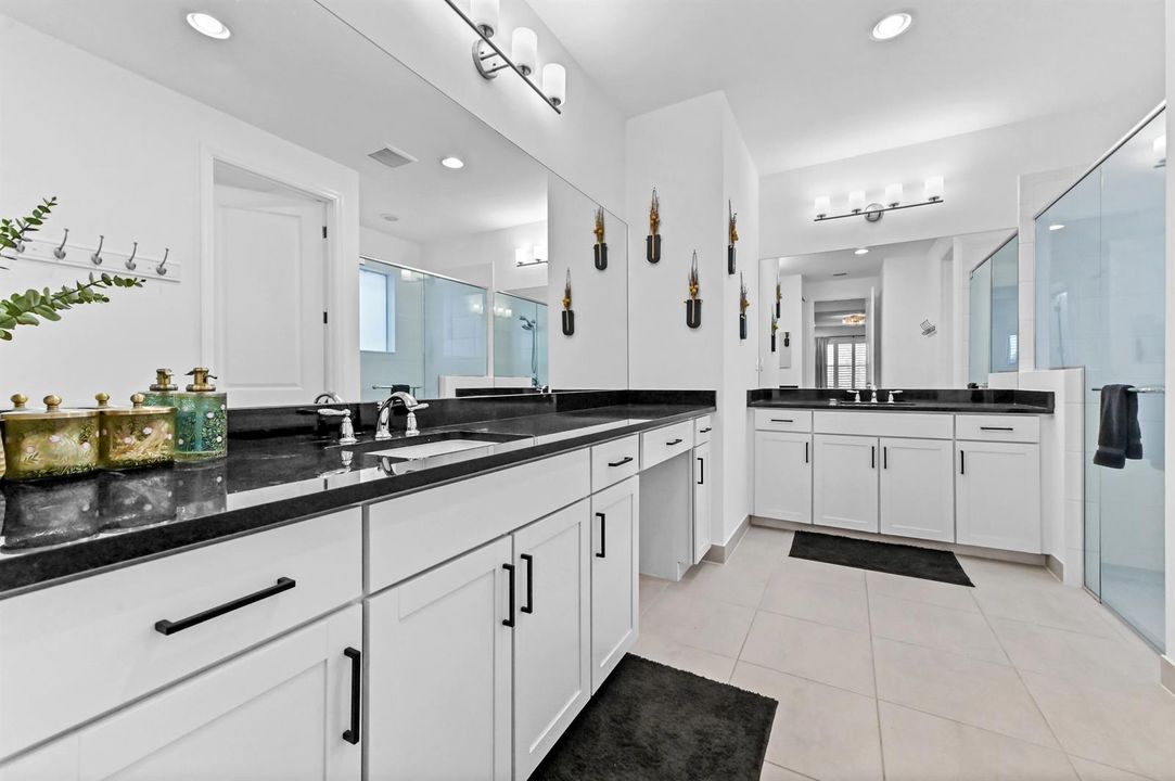 40 Bathroom 04