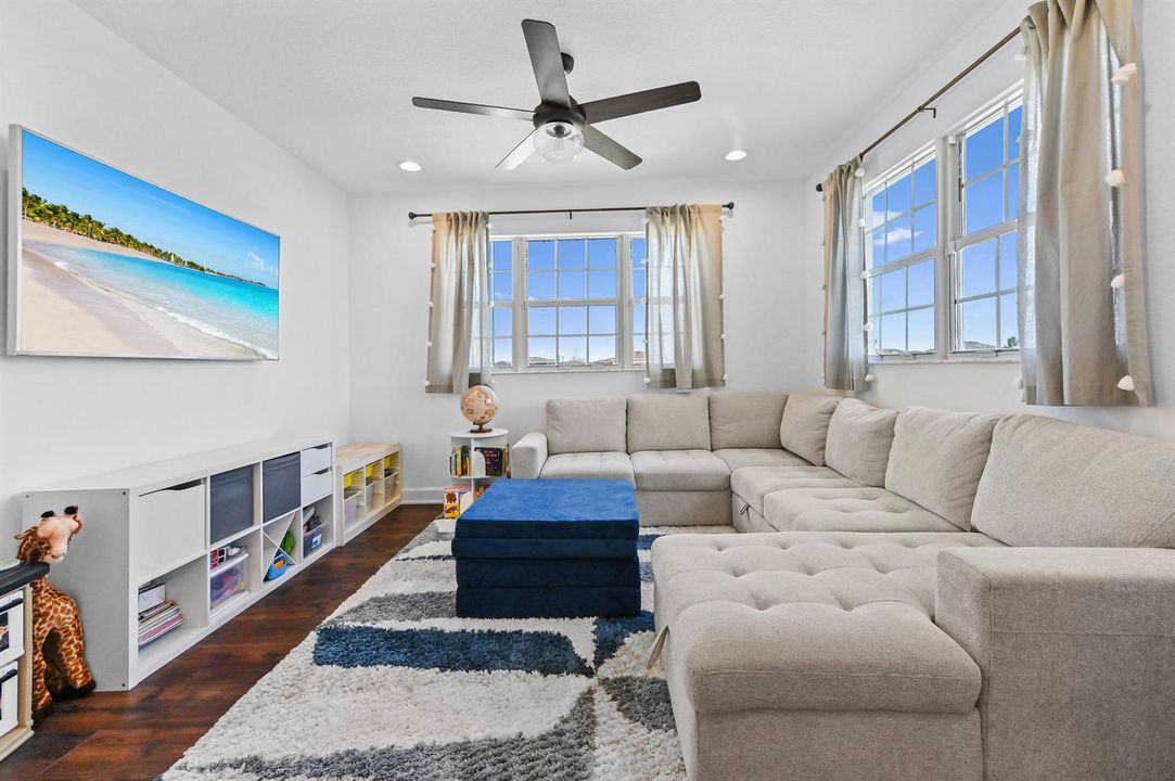 25 Family room 01