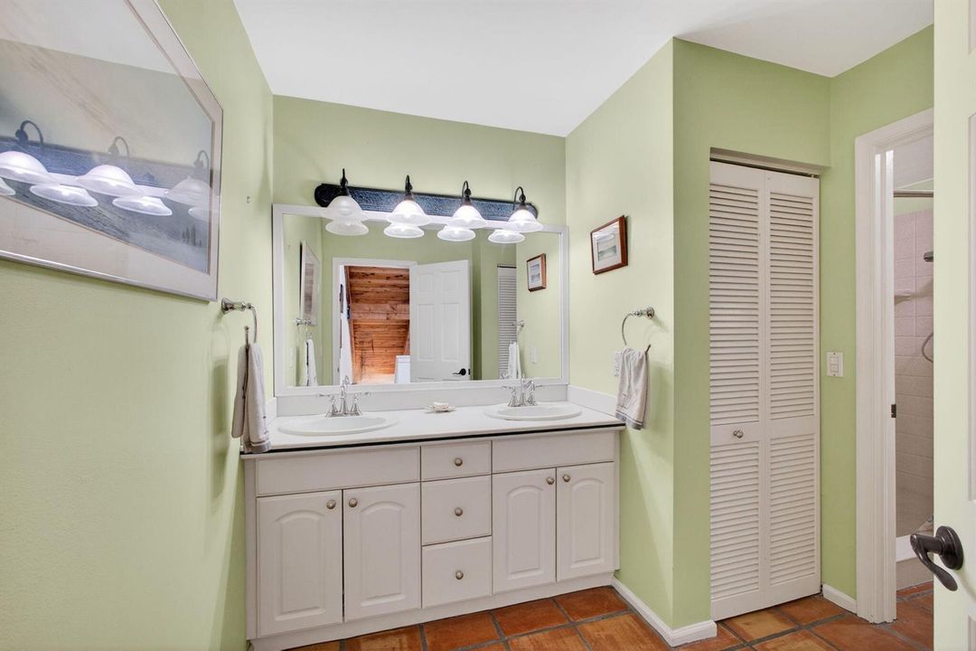 Primary bath with added convenience