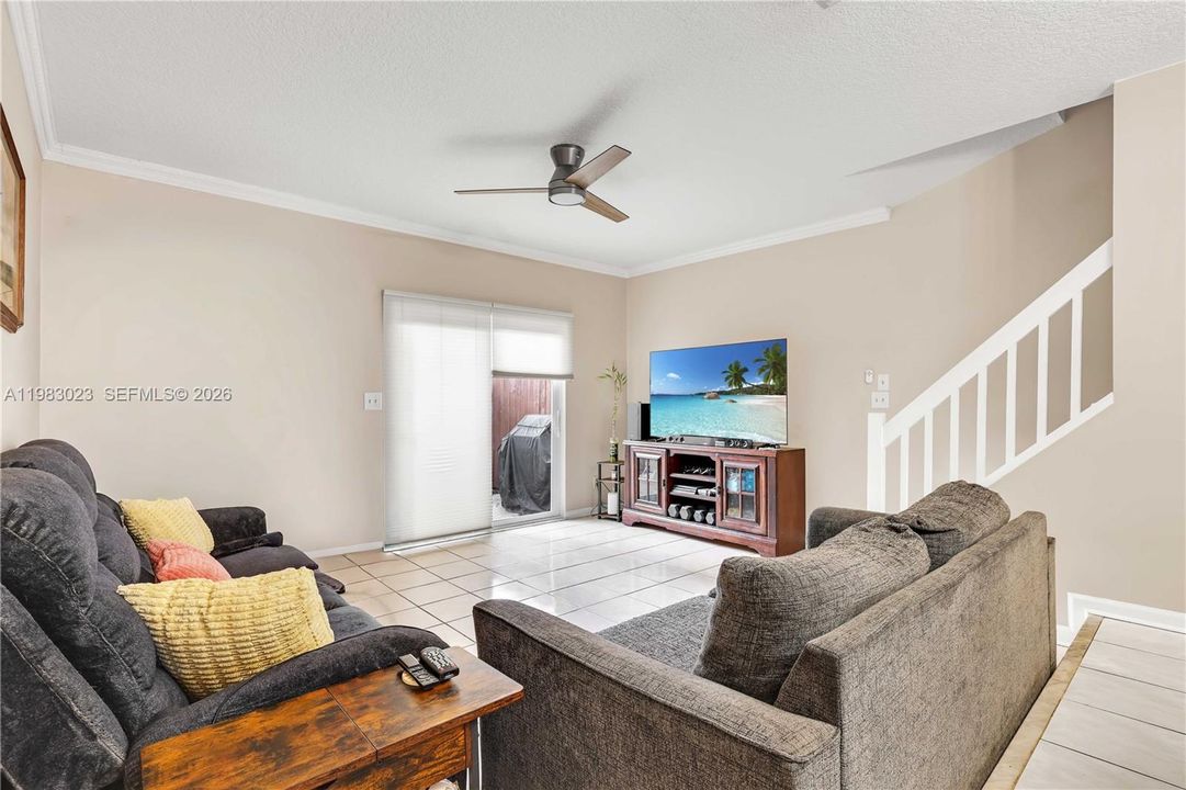For Sale: $390,000 (2 beds, 2 baths, 1258 Square Feet)