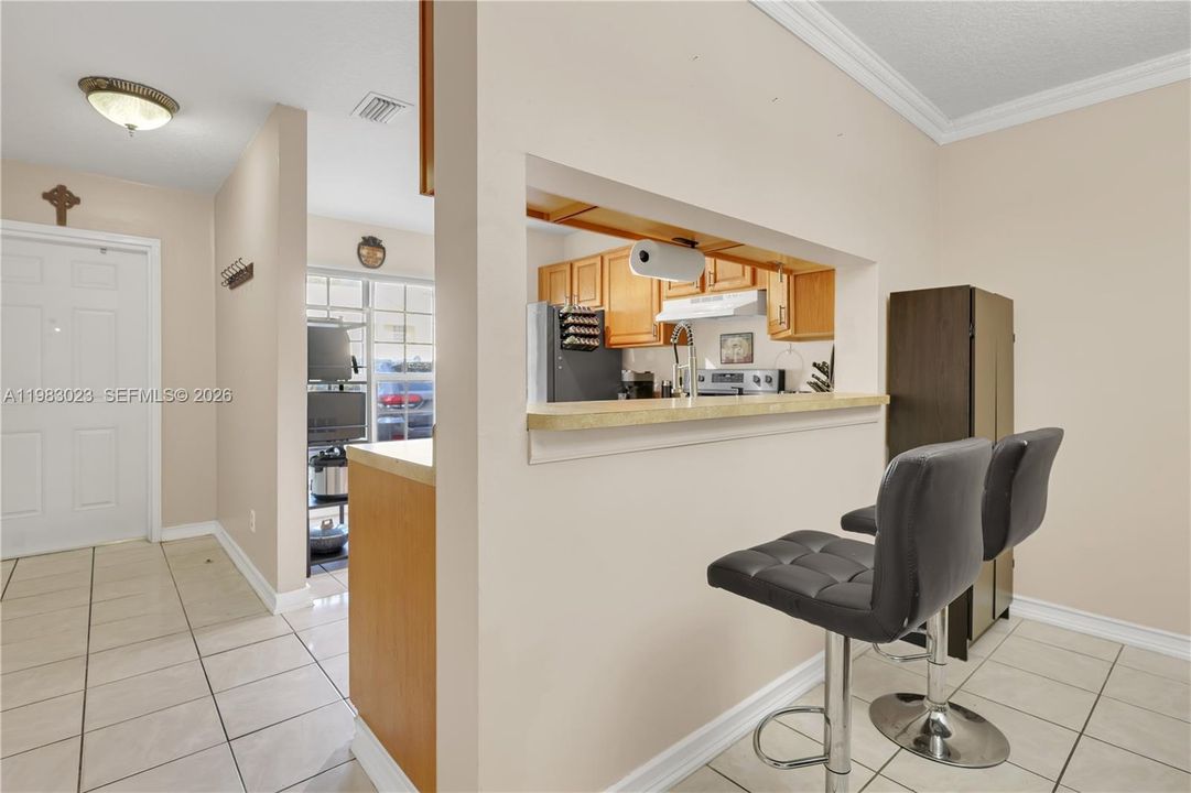For Sale: $390,000 (2 beds, 2 baths, 1258 Square Feet)