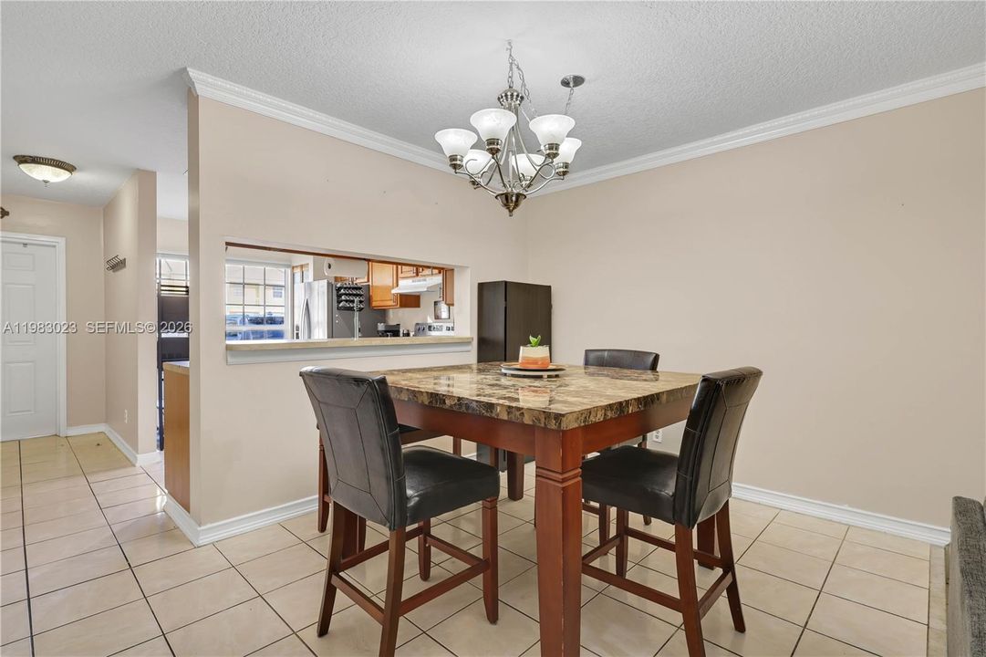 For Sale: $390,000 (2 beds, 2 baths, 1258 Square Feet)