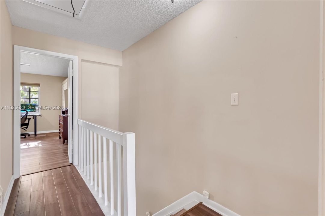 For Sale: $390,000 (2 beds, 2 baths, 1258 Square Feet)