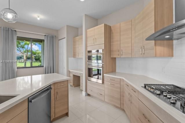 En Venta: $1,000,000 (4 camas, 3 baños, 2378 Pies cuadrados)