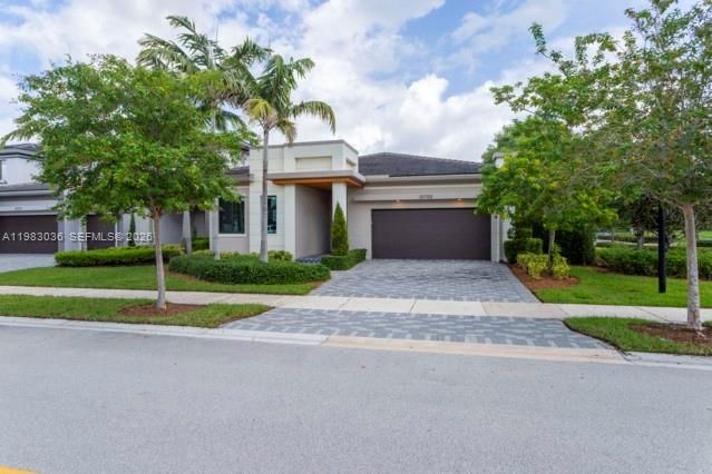 En Venta: $1,000,000 (4 camas, 3 baños, 2378 Pies cuadrados)