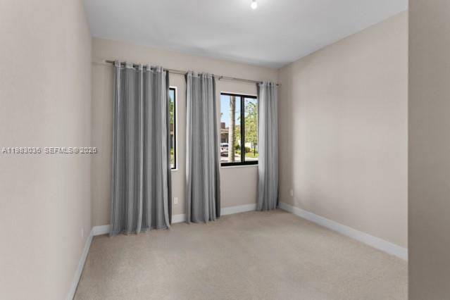 En Venta: $1,000,000 (4 camas, 3 baños, 2378 Pies cuadrados)