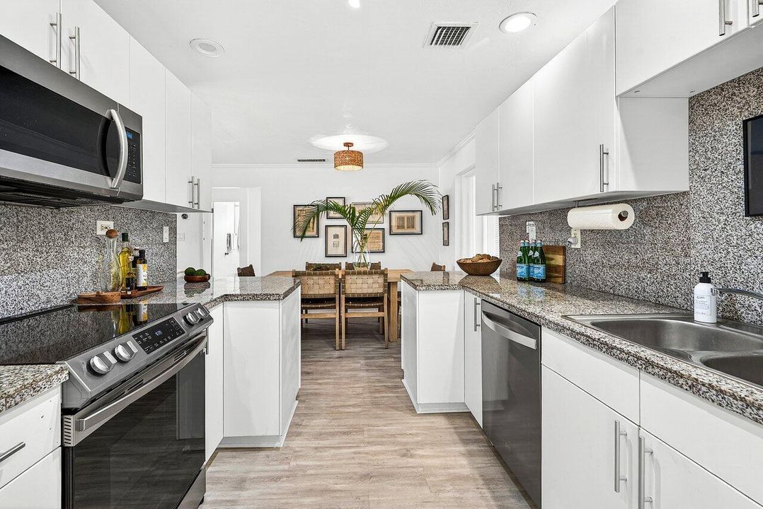 Kitchen to Dining Rm