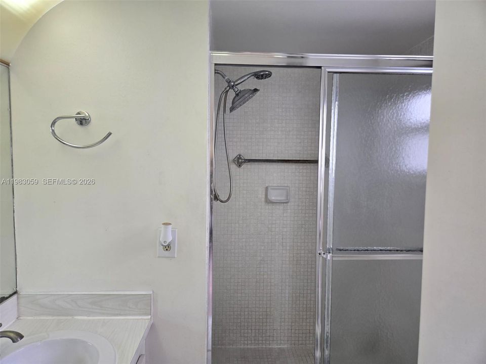 На продажу: $105,000 (2 спален, 2 ванн, 850 Квадратных фут)