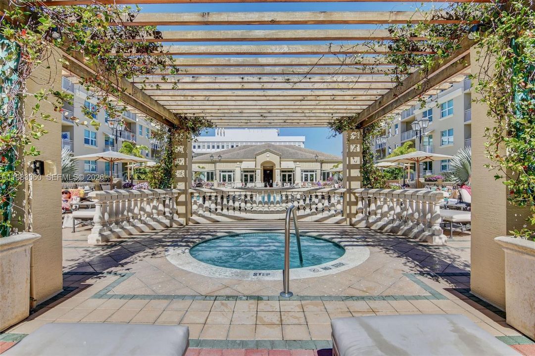Activo con contrato: $699,999 (1 camas, 1 baños, 890 Pies cuadrados)