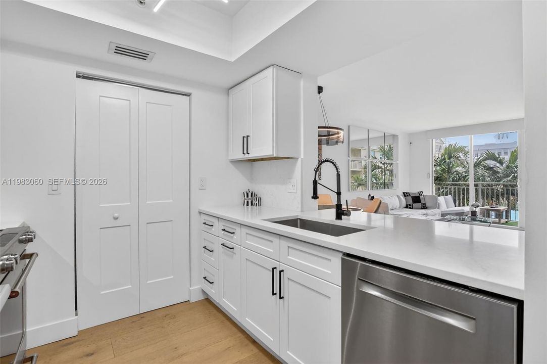 Activo con contrato: $699,999 (1 camas, 1 baños, 890 Pies cuadrados)