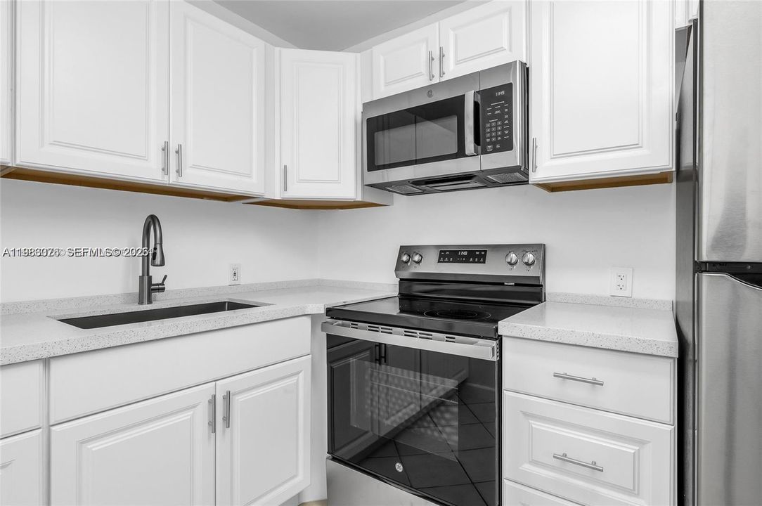В аренду: $1,750 (2 спален, 1 ванн, 819 Квадратных фут)