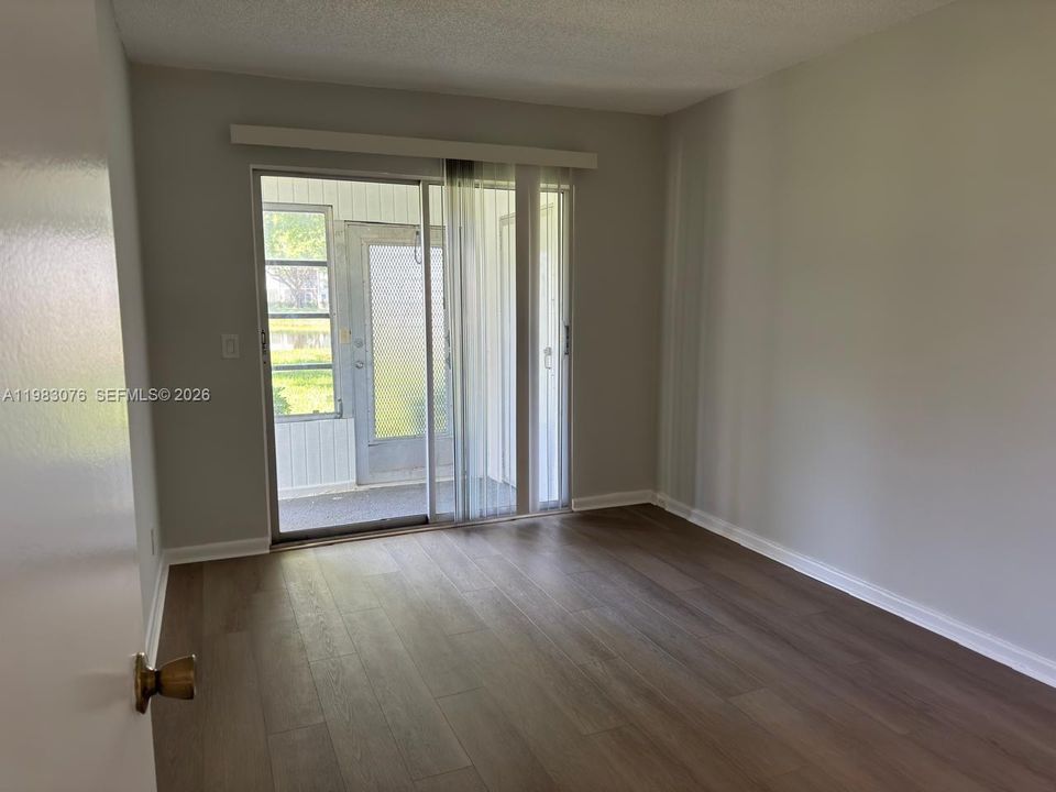 В аренду: $1,750 (2 спален, 1 ванн, 819 Квадратных фут)