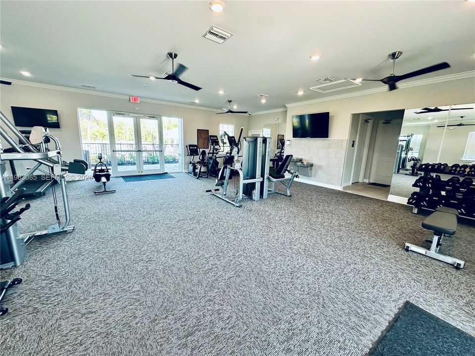 Recently Rented: $1,750 (3 beds, 2 baths, 1464 Square Feet)
