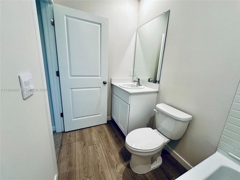 Recently Rented: $1,750 (3 beds, 2 baths, 1464 Square Feet)
