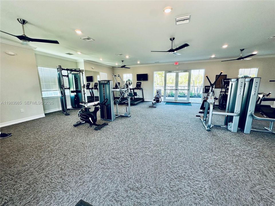 Recently Rented: $1,750 (3 beds, 2 baths, 1464 Square Feet)