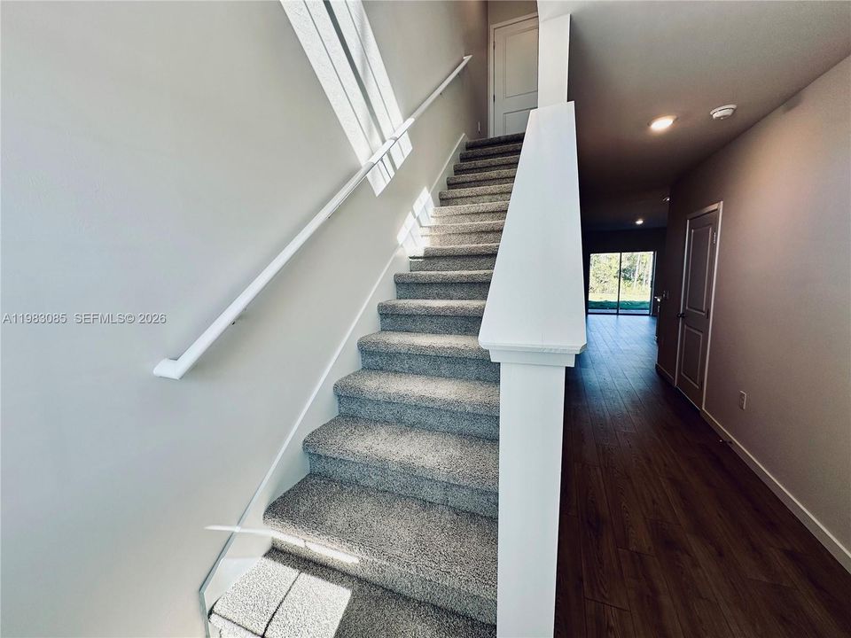 Recently Rented: $1,750 (3 beds, 2 baths, 1464 Square Feet)