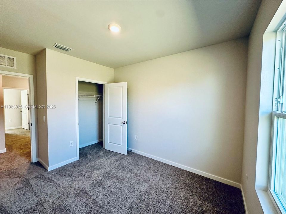Recently Rented: $1,750 (3 beds, 2 baths, 1464 Square Feet)
