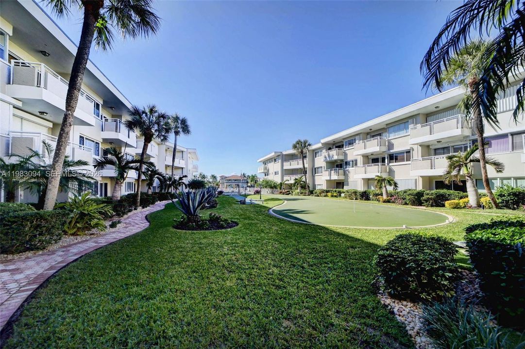 En Venta: $330,000 (2 camas, 2 baños, 980 Pies cuadrados)