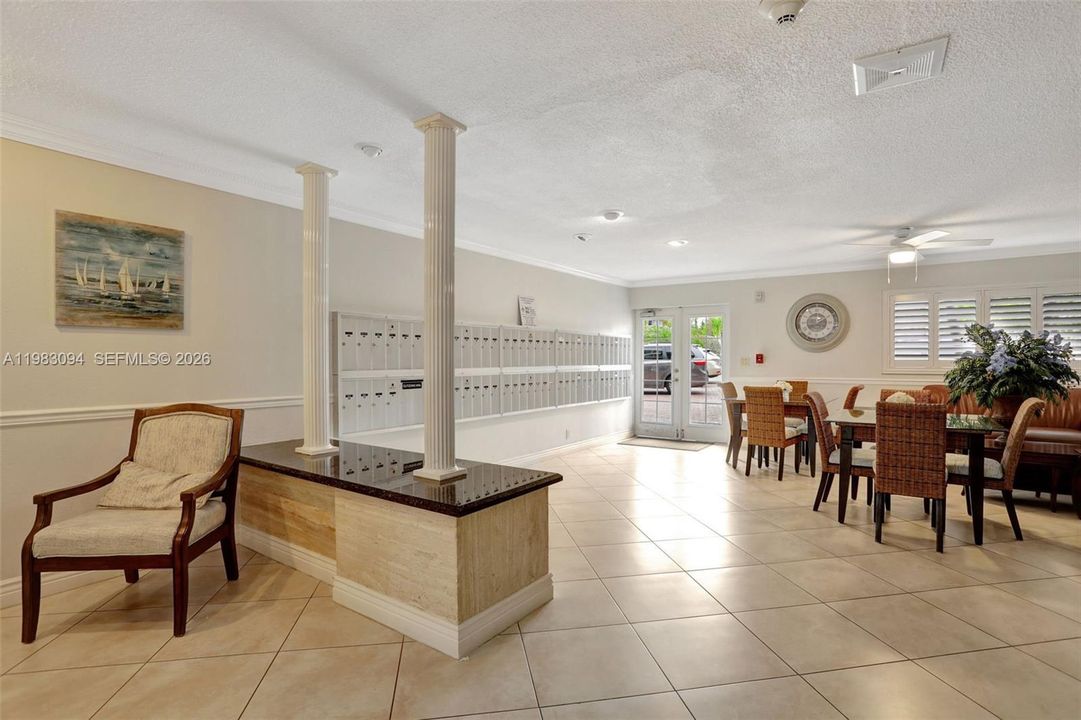 En Venta: $330,000 (2 camas, 2 baños, 980 Pies cuadrados)