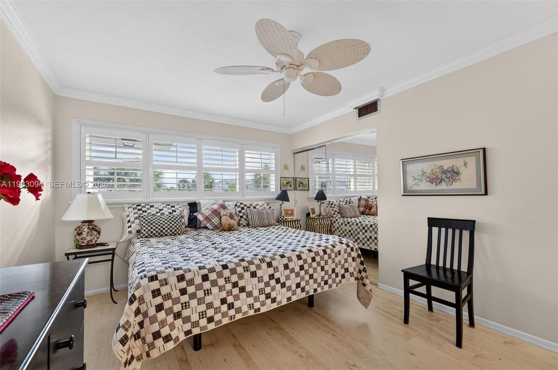 En Venta: $330,000 (2 camas, 2 baños, 980 Pies cuadrados)