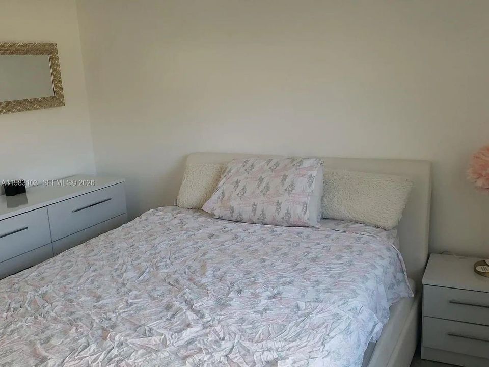 En Renta: $4,900 (3 camas, 2 baños, 1906 Pies cuadrados)