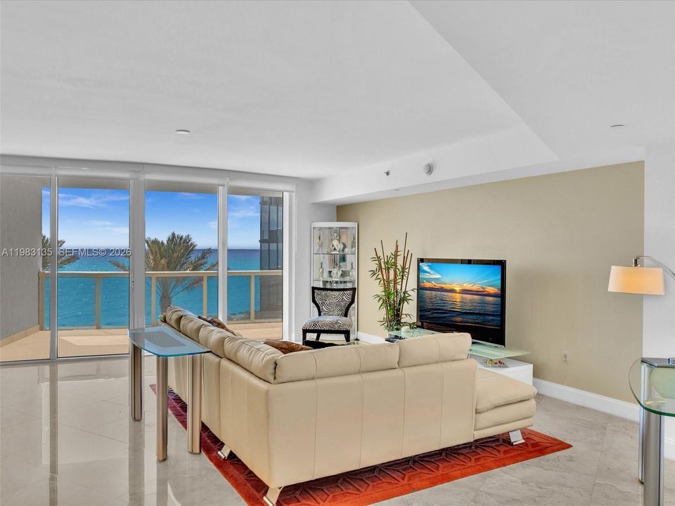 For Sale: $1,445,000 (2 beds, 2 baths, 1886 Square Feet)