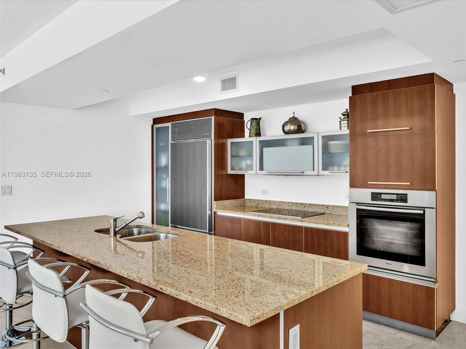 For Sale: $1,445,000 (2 beds, 2 baths, 1886 Square Feet)