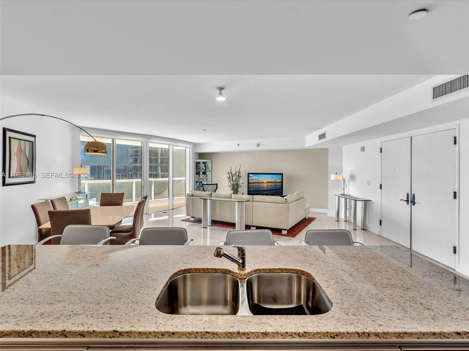 For Sale: $1,445,000 (2 beds, 2 baths, 1886 Square Feet)
