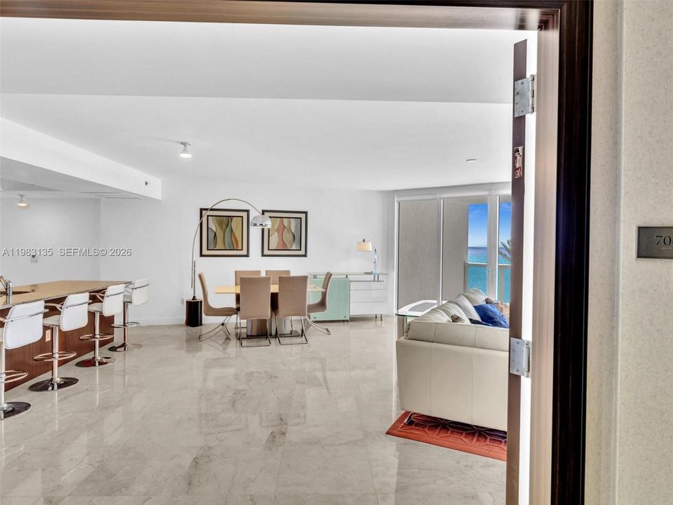 For Sale: $1,445,000 (2 beds, 2 baths, 1886 Square Feet)
