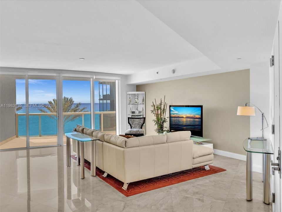 For Sale: $1,445,000 (2 beds, 2 baths, 1886 Square Feet)