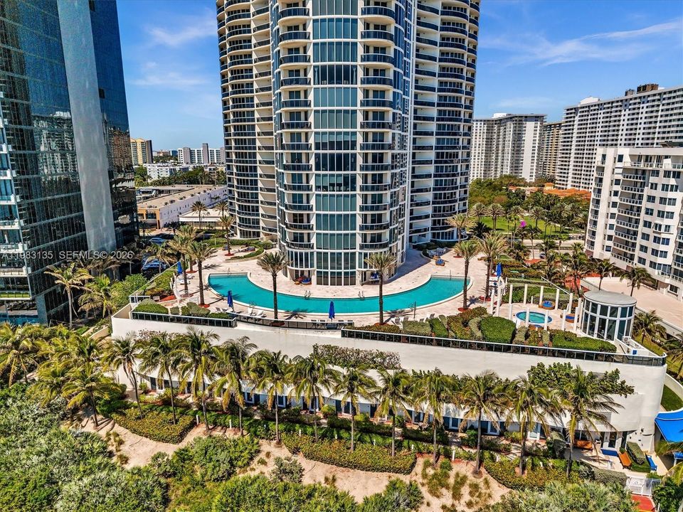 For Sale: $1,445,000 (2 beds, 2 baths, 1886 Square Feet)