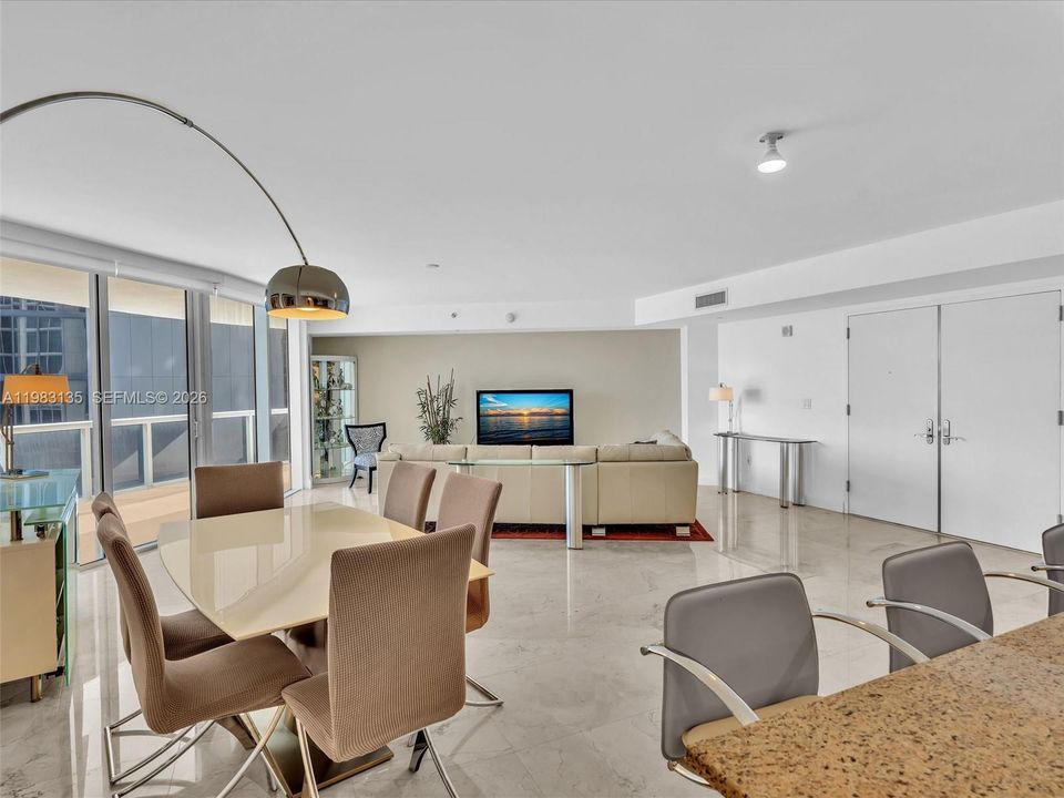 For Sale: $1,445,000 (2 beds, 2 baths, 1886 Square Feet)