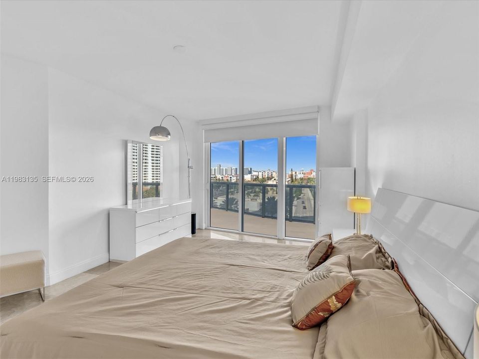 For Sale: $1,445,000 (2 beds, 2 baths, 1886 Square Feet)