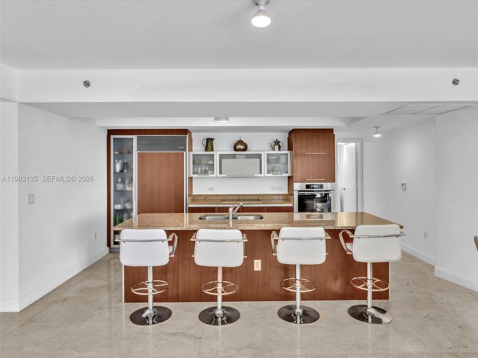 For Sale: $1,445,000 (2 beds, 2 baths, 1886 Square Feet)