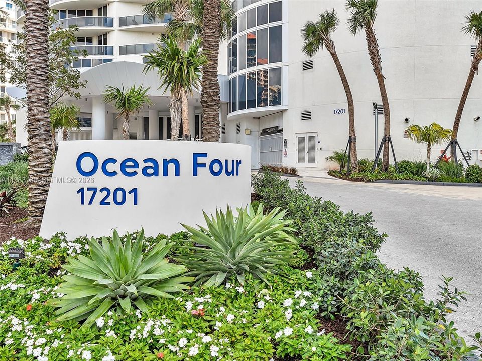 For Sale: $1,445,000 (2 beds, 2 baths, 1886 Square Feet)
