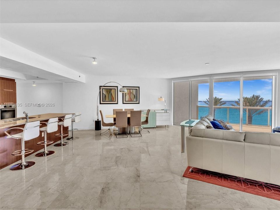 For Sale: $1,445,000 (2 beds, 2 baths, 1886 Square Feet)