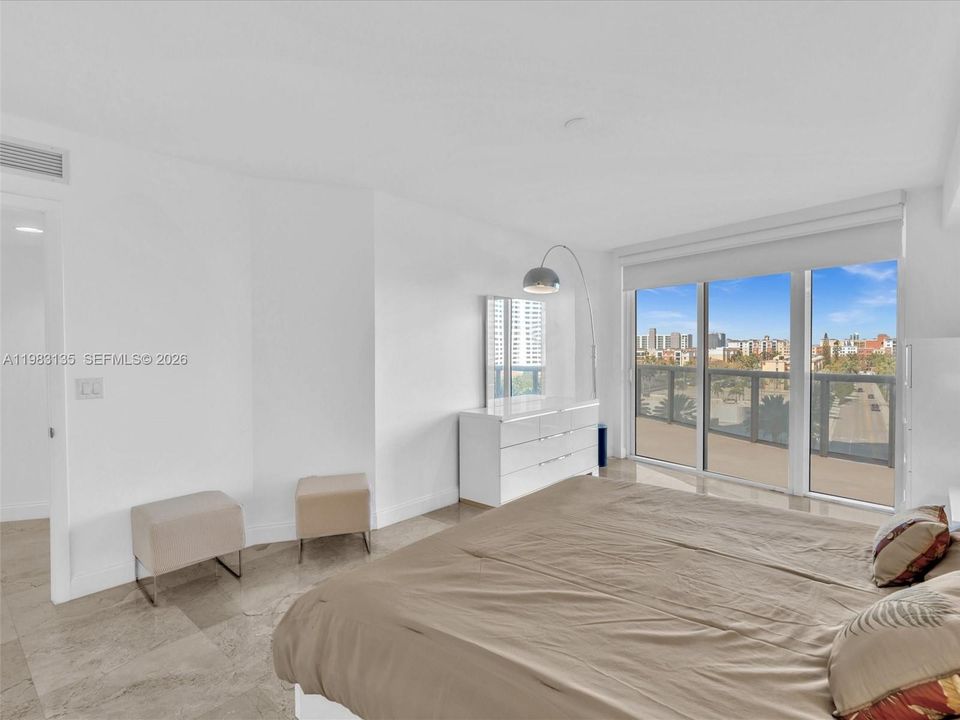 For Sale: $1,445,000 (2 beds, 2 baths, 1886 Square Feet)