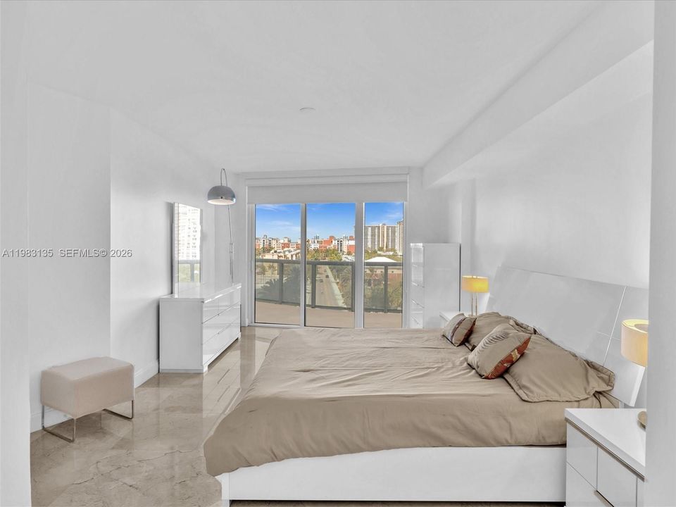 For Sale: $1,445,000 (2 beds, 2 baths, 1886 Square Feet)