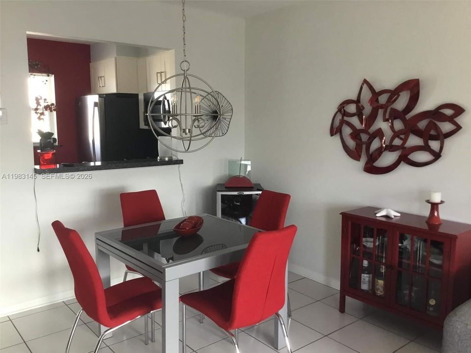 For Sale: $105,000 (1 beds, 1 baths, 680 Square Feet)