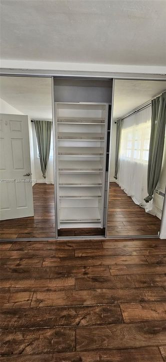 For Sale: $235,000 (1 beds, 1 baths, 600 Square Feet)