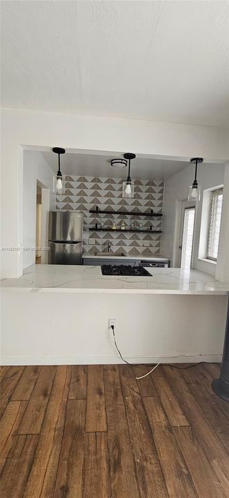 For Sale: $235,000 (1 beds, 1 baths, 600 Square Feet)