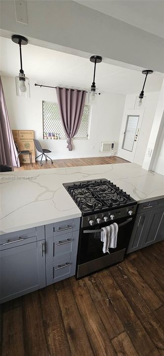 For Sale: $235,000 (1 beds, 1 baths, 600 Square Feet)